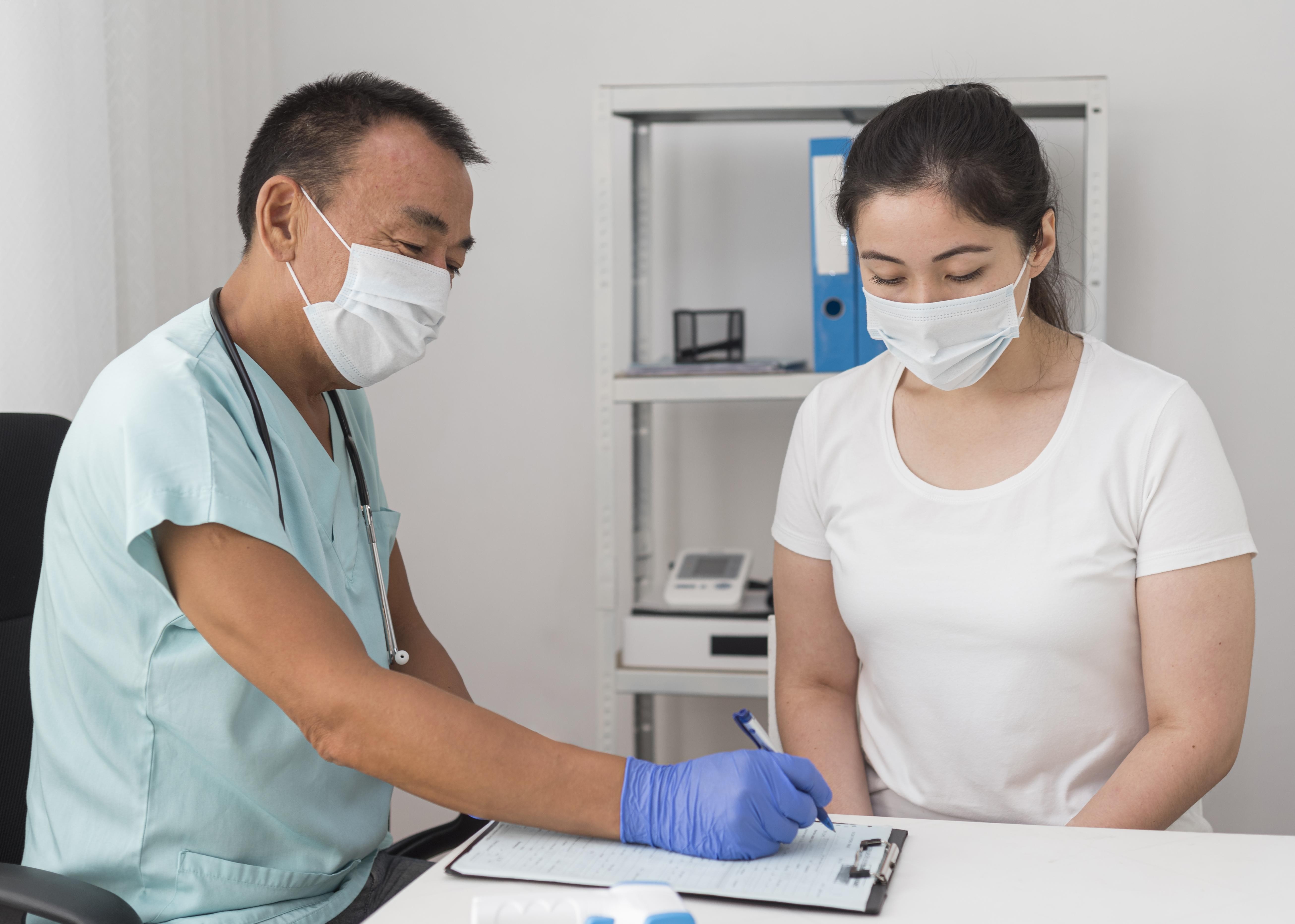 ganti dokter anak, memilih dokter anak terbaik, dokter anak ramah, buku KIA, kesehatan anak, Bunda, si Kecil